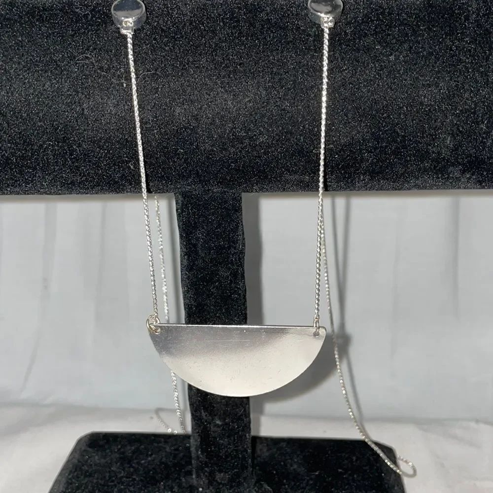 Metal necklace